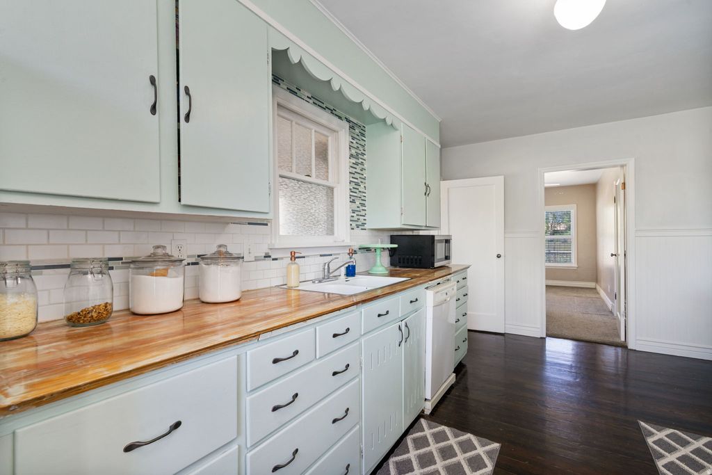 Photo of 137 W 200 S, Fairview, UT 84629 (MLS # 2157898)