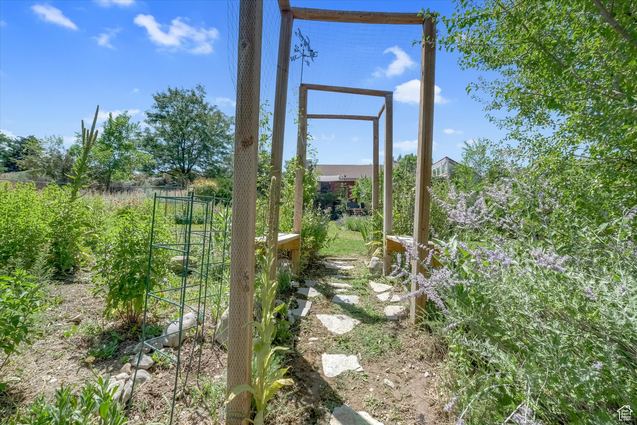 EDGEWOOD HALL ESTATES - Residential