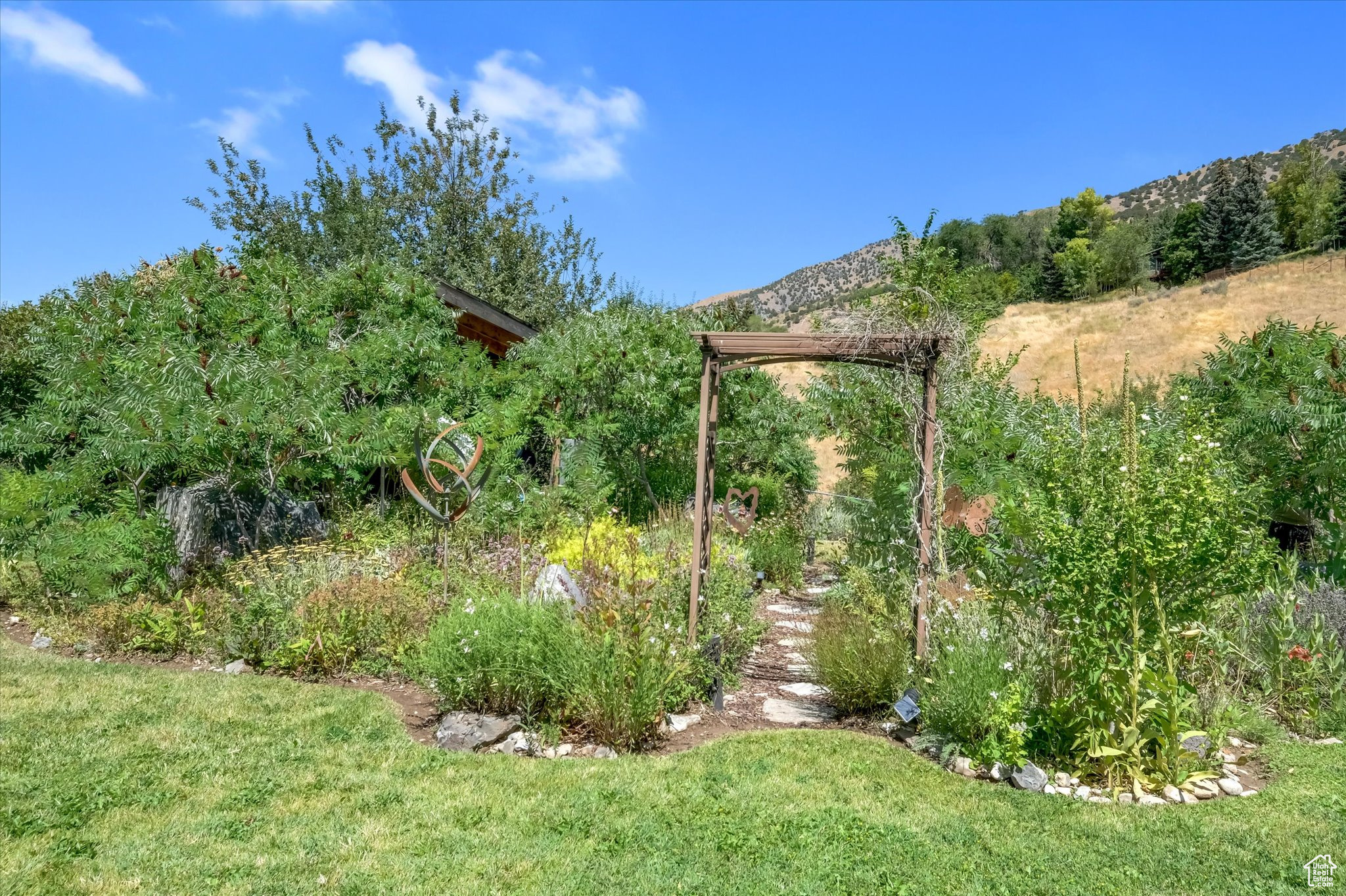 EDGEWOOD HALL ESTATES - Residential