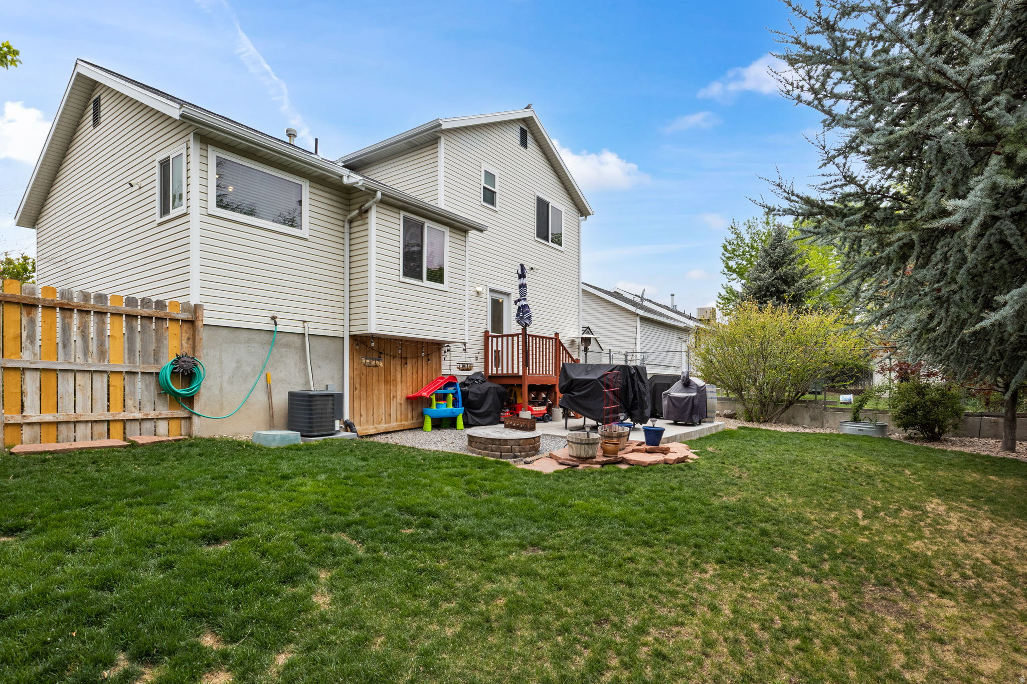 ROCHELLE PARK NO 1 - Residential