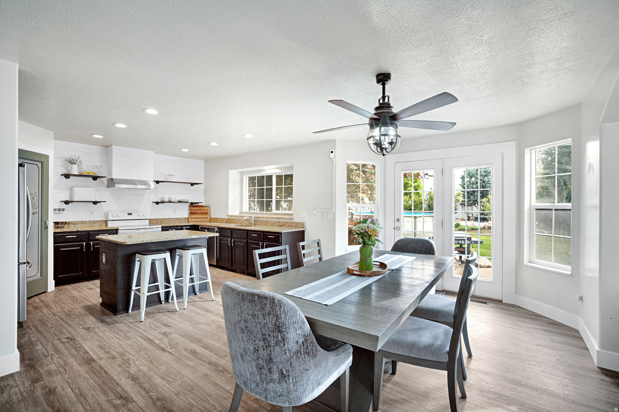 WYNDOM HIGHLANDS - Residential