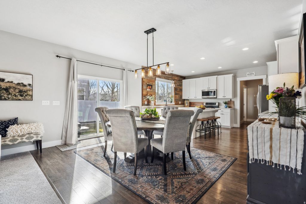 Photo of 215 S 300 E, Midway, UT 84049 (MLS # 2133107)