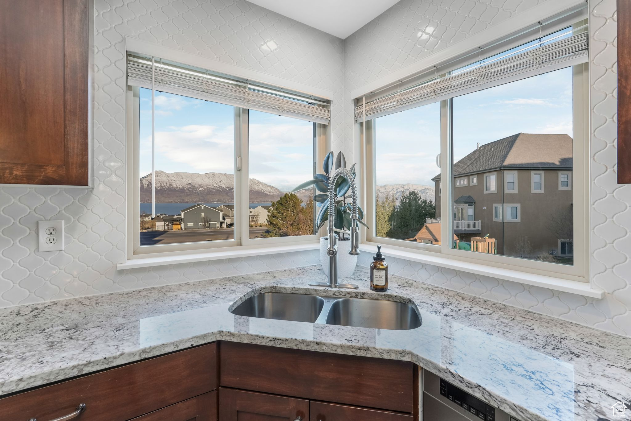 2616 S Clover Cir, Saratoga Springs, Utah image 15