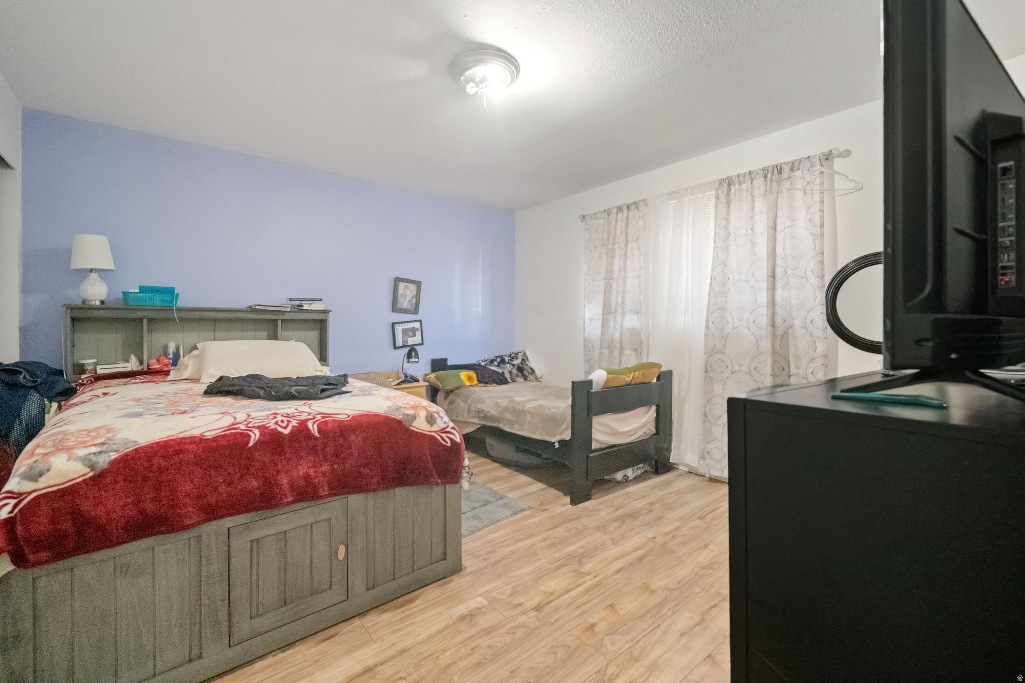 CROWN SUB. - Residential Income