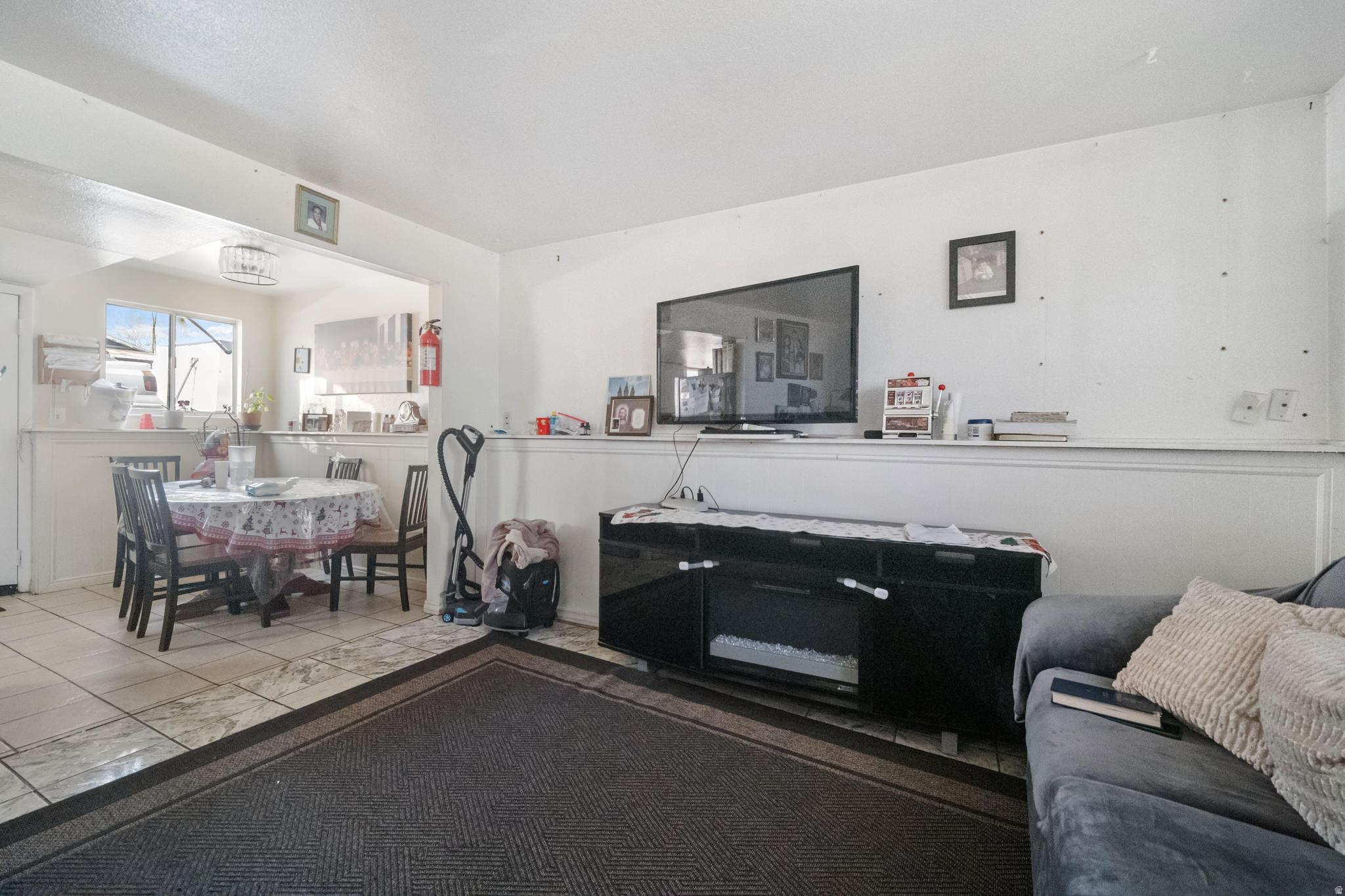 CROWN SUB. - Residential Income