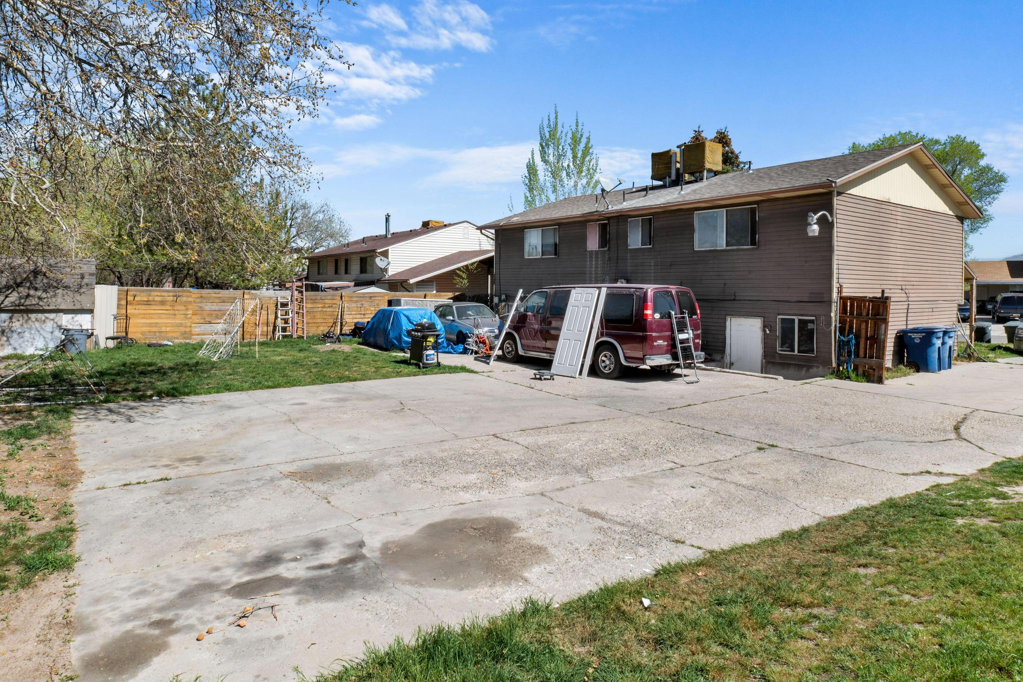 CROWN SUB. - Residential Income