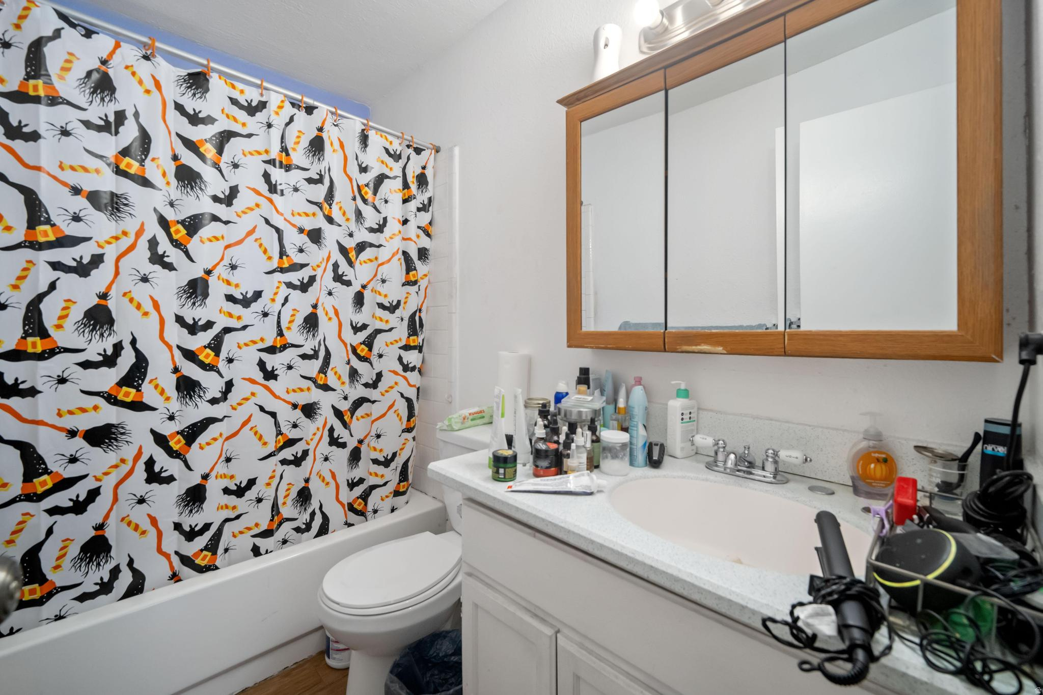 CROWN SUB. - Residential Income