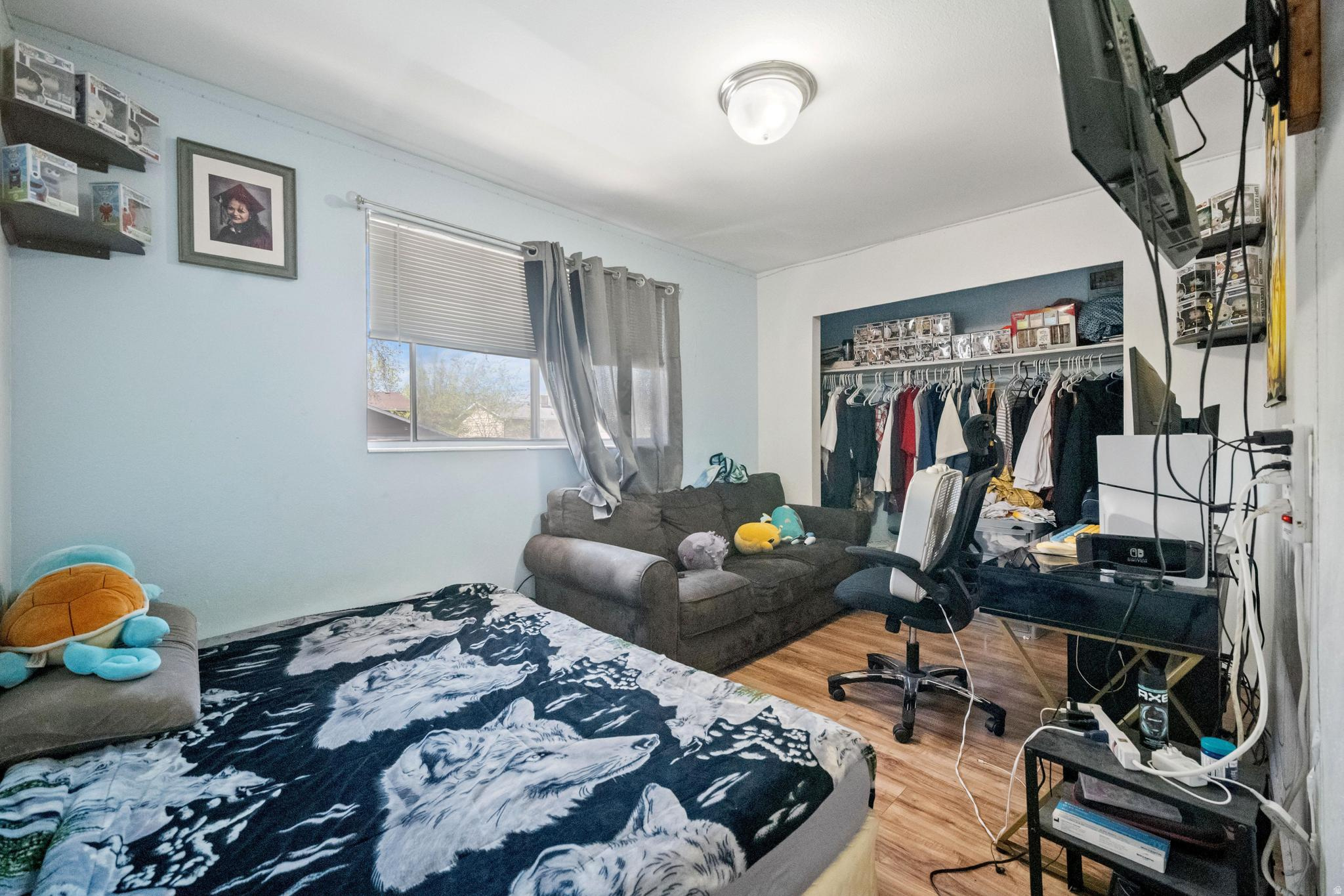 CROWN SUB. - Residential Income