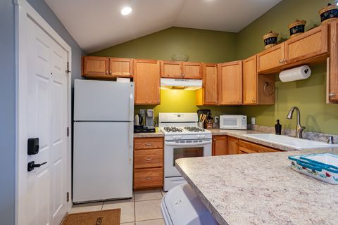 Tiny photo for 2315 E 6600 S, Cottonwood Heights, UT 84121 (MLS # 2147248)