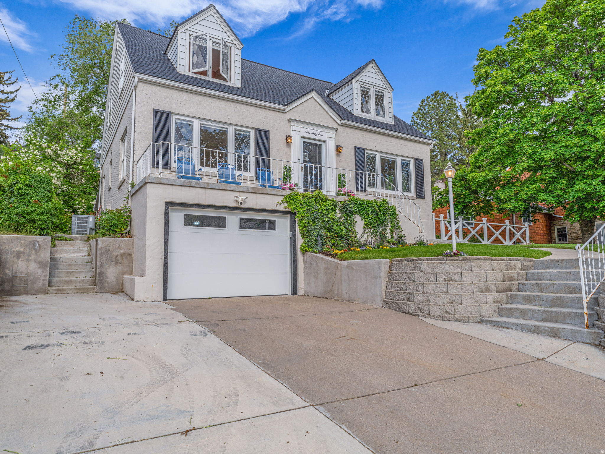 SUNNYSIDE PARK - Residential