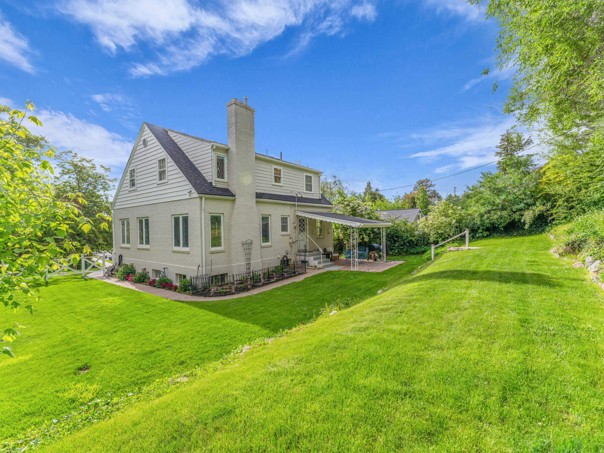 SUNNYSIDE PARK - Residential