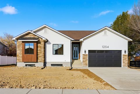 Tiny photo for 1254 W 8680 S, West Jordan, UT 84088 (MLS # 2125971)