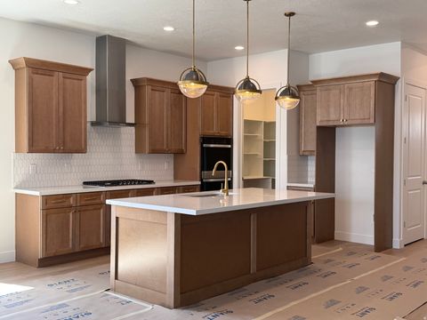Tiny photo for 2177 W FORTUNE LN #451, Mapleton, UT 84664 (MLS # 2156843)