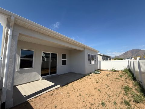 Tiny photo for 2177 W FORTUNE LN #451, Mapleton, UT 84664 (MLS # 2156843)