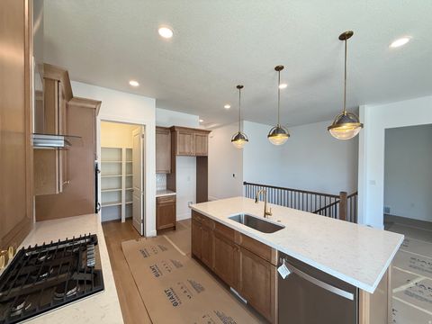 Tiny photo for 2177 W FORTUNE LN #451, Mapleton, UT 84664 (MLS # 2156843)