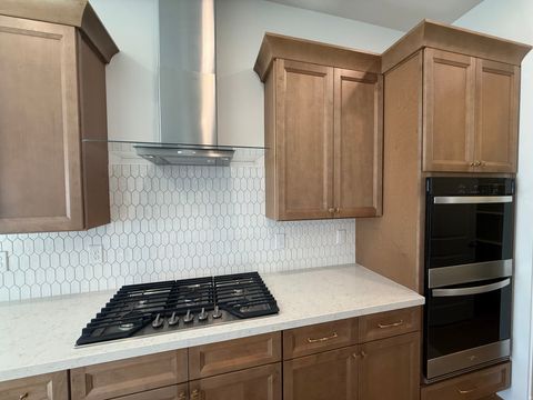 Tiny photo for 2177 W FORTUNE LN #451, Mapleton, UT 84664 (MLS # 2156843)