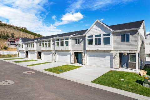 Townhouse For Sale - 349 W Park Dr #116<br/> Garden City, UT 84028