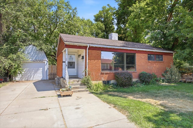4372 S 375 E