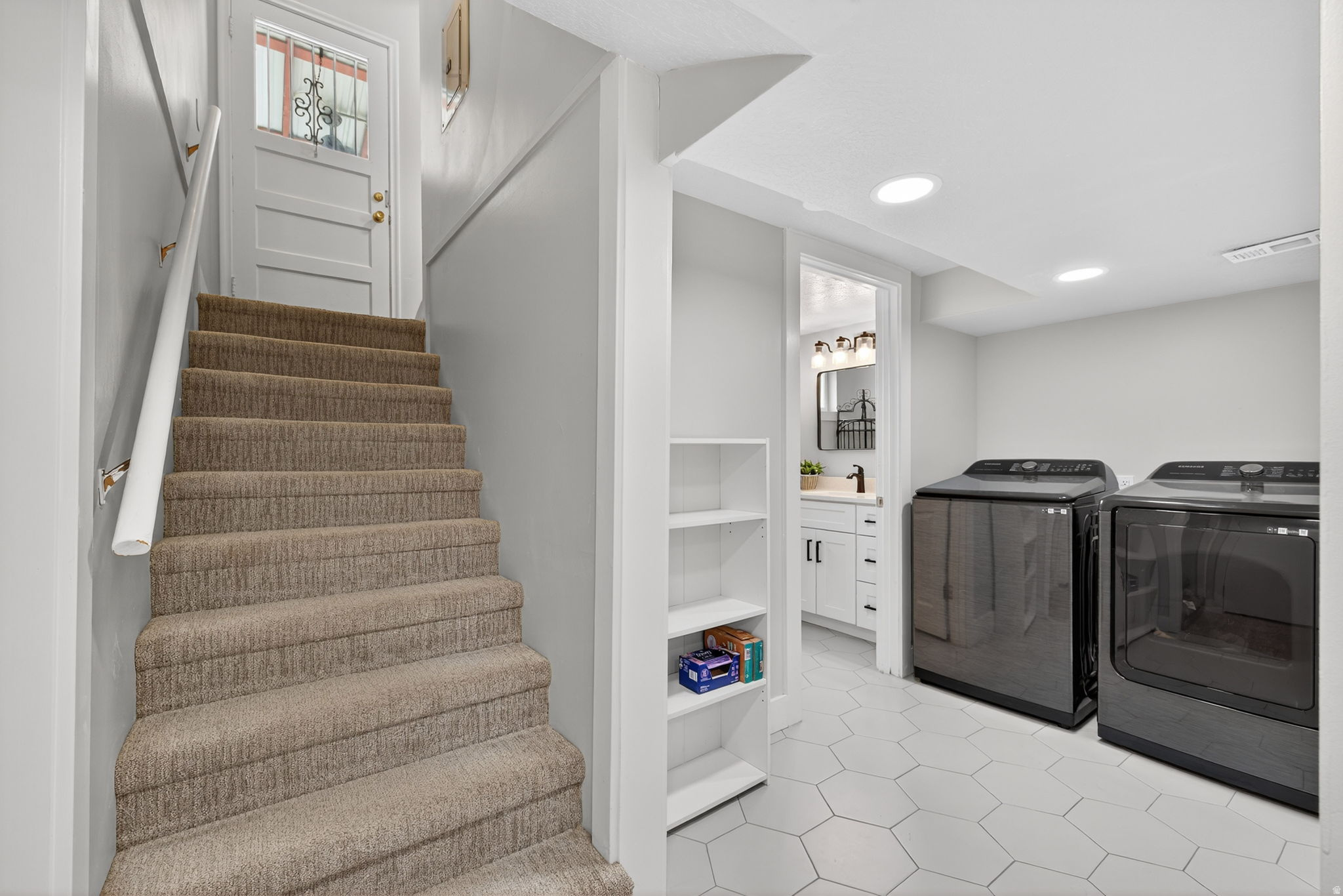 NOB HILL - Residential