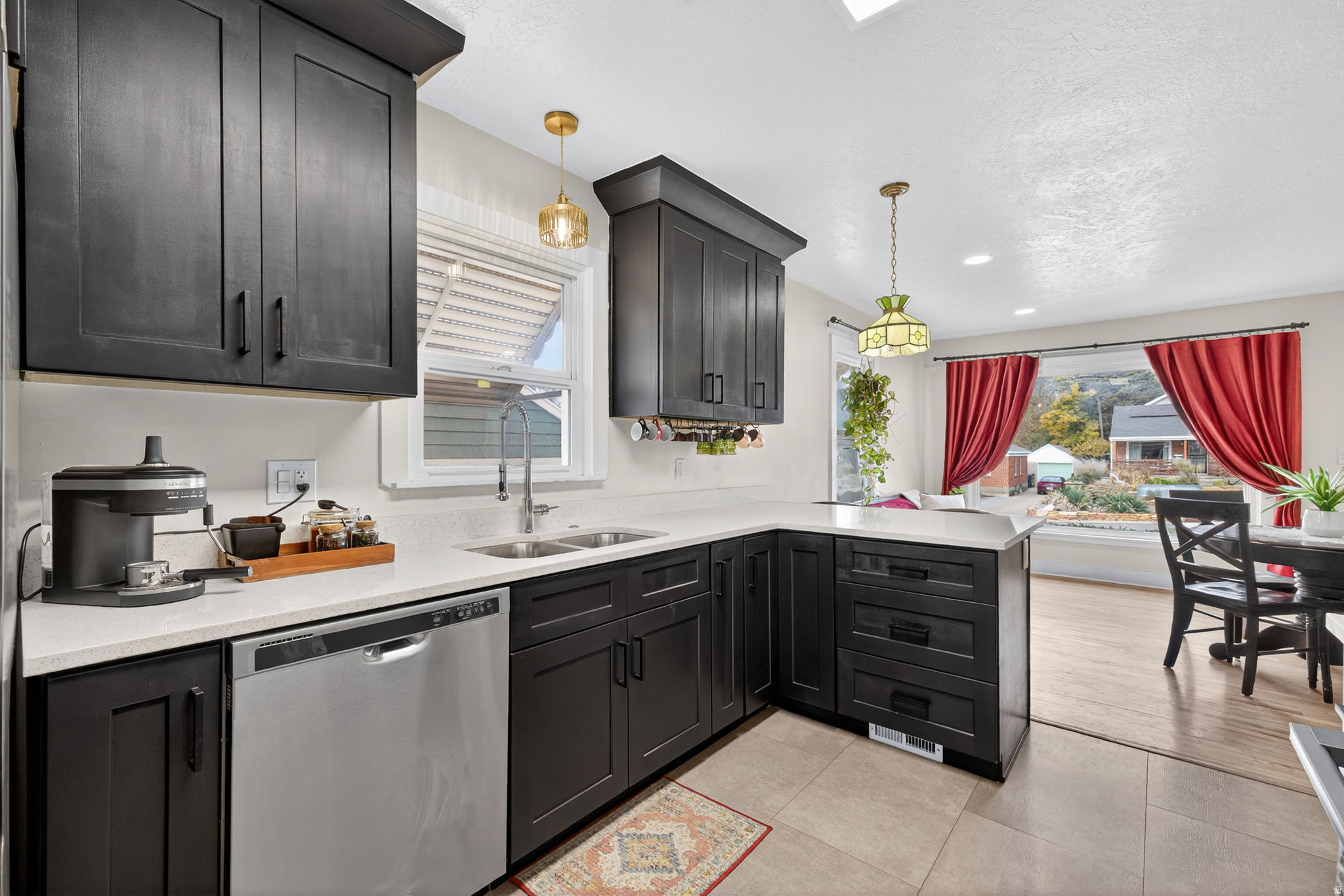 NOB HILL - Residential