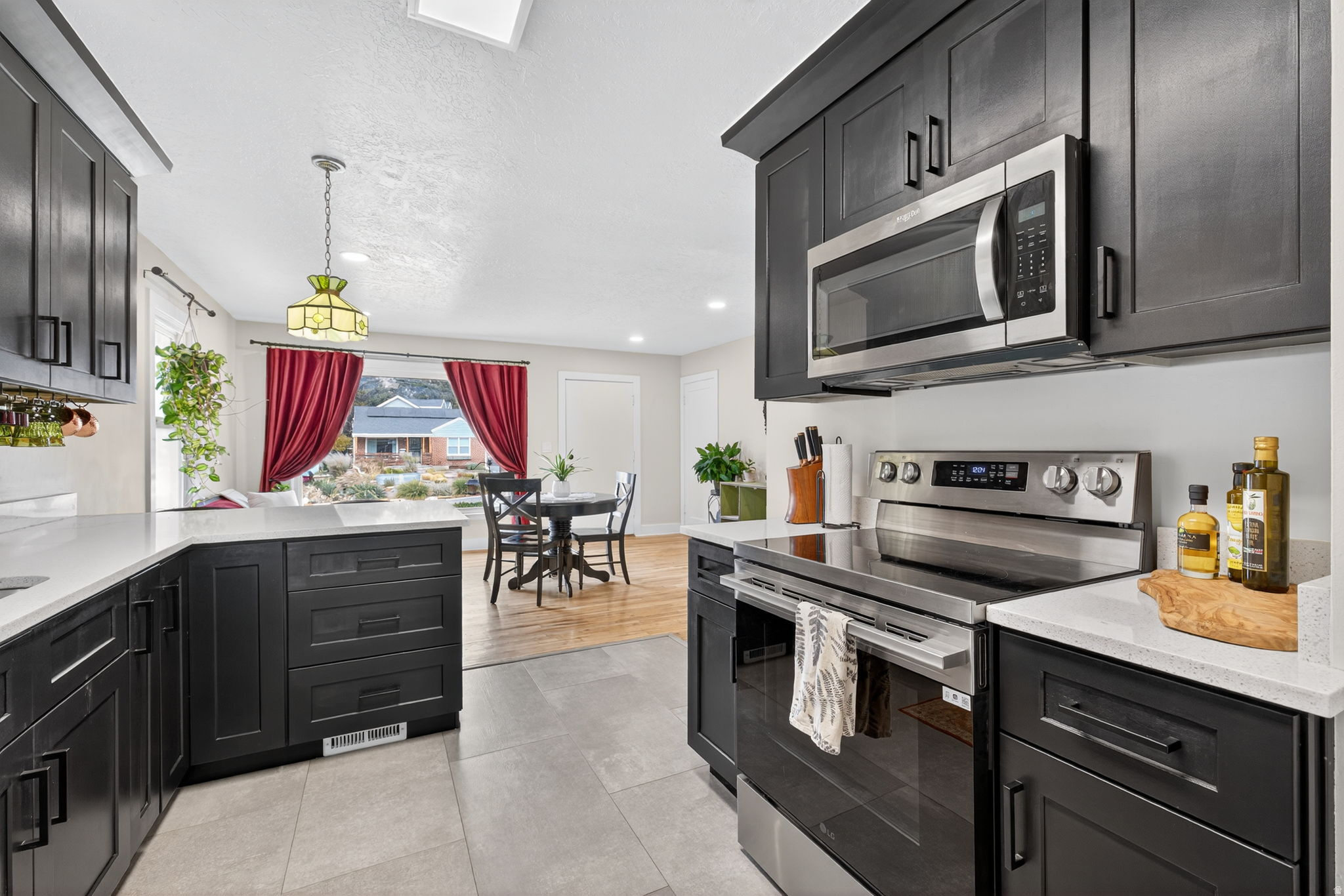 NOB HILL - Residential