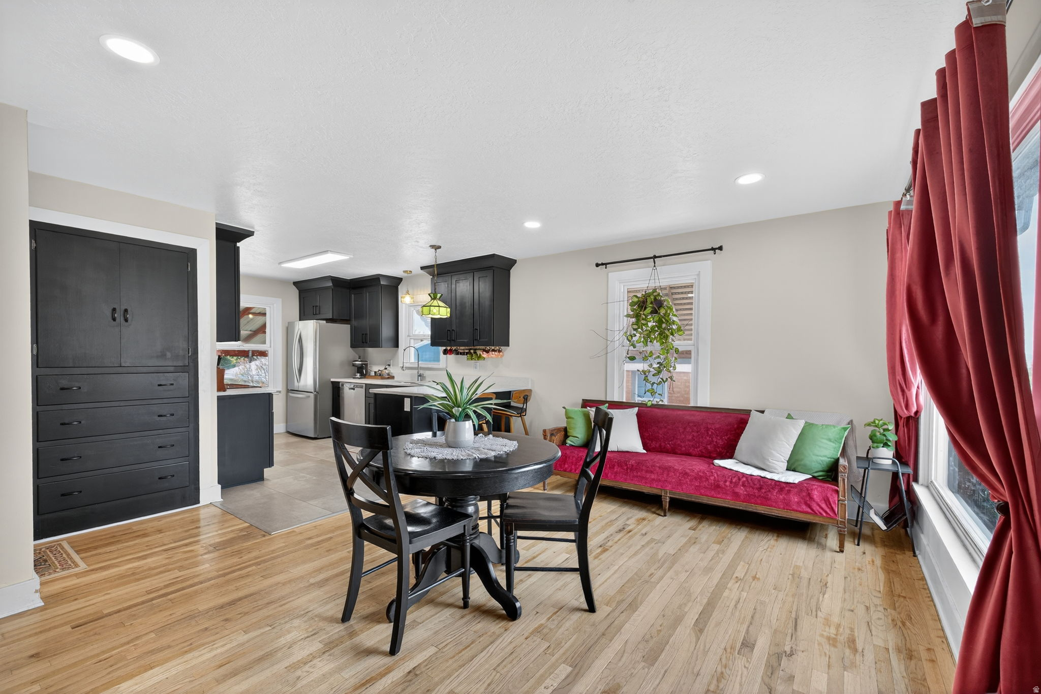 NOB HILL - Residential