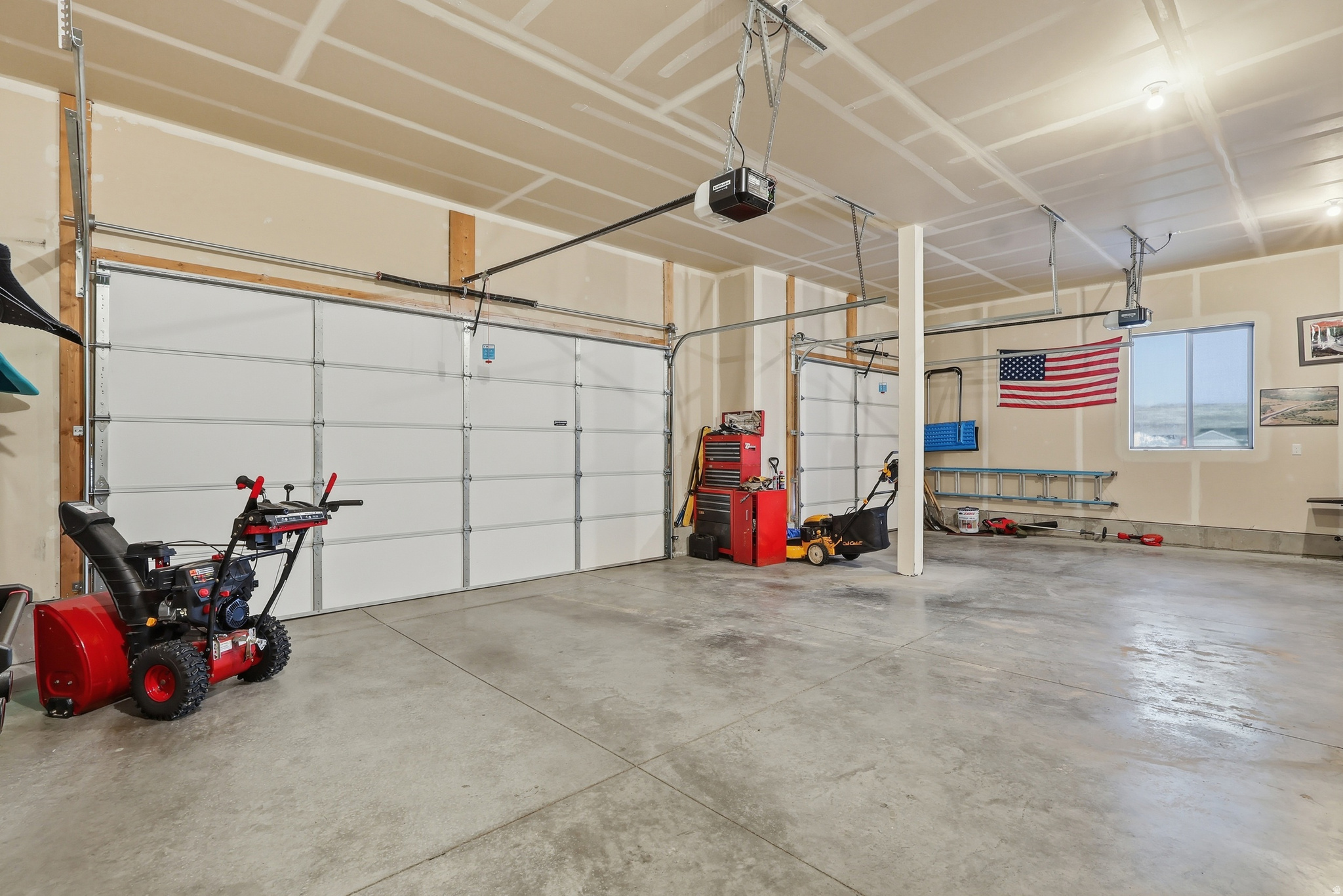 SUNSET RIDGES - Residential