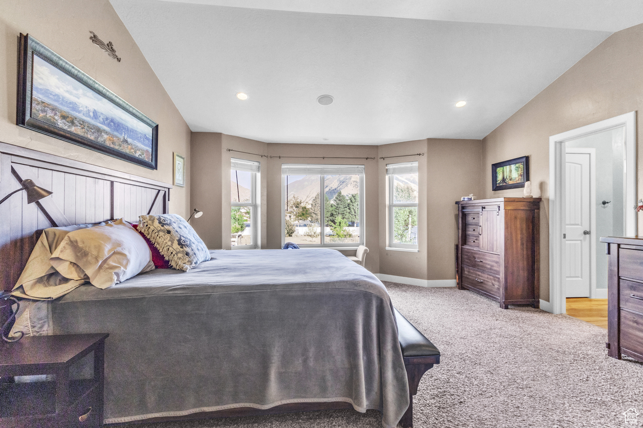 SOUTHRIDGE ACRES - Residential