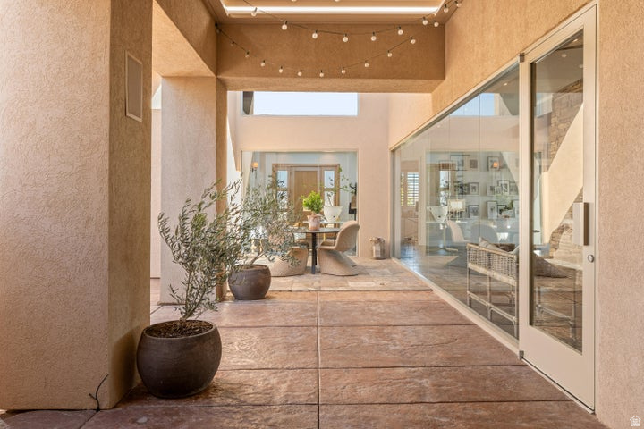 STONE CLIFF 1 - Residential