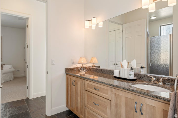 STONE CLIFF 1 - Residential