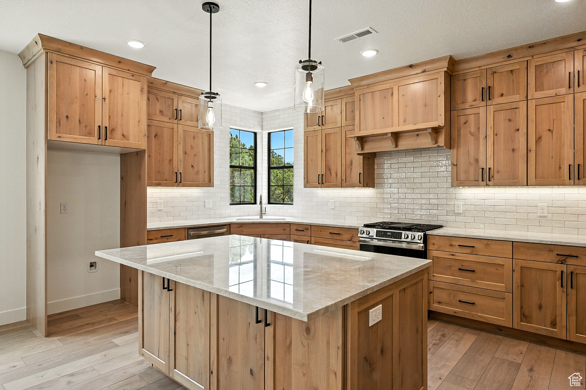 SADDLEBACK RIDGE - Residential
