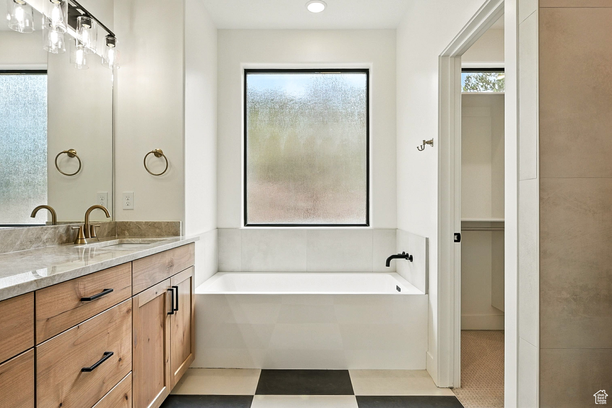 SADDLEBACK RIDGE - Residential