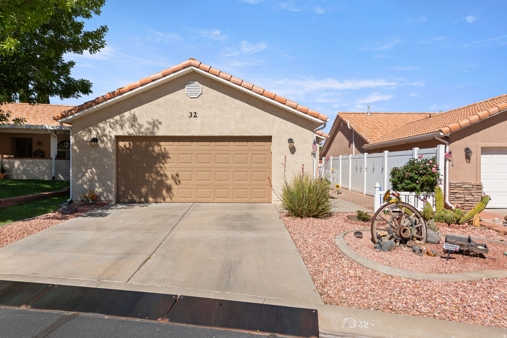 RIDGEPOINTE - Residential