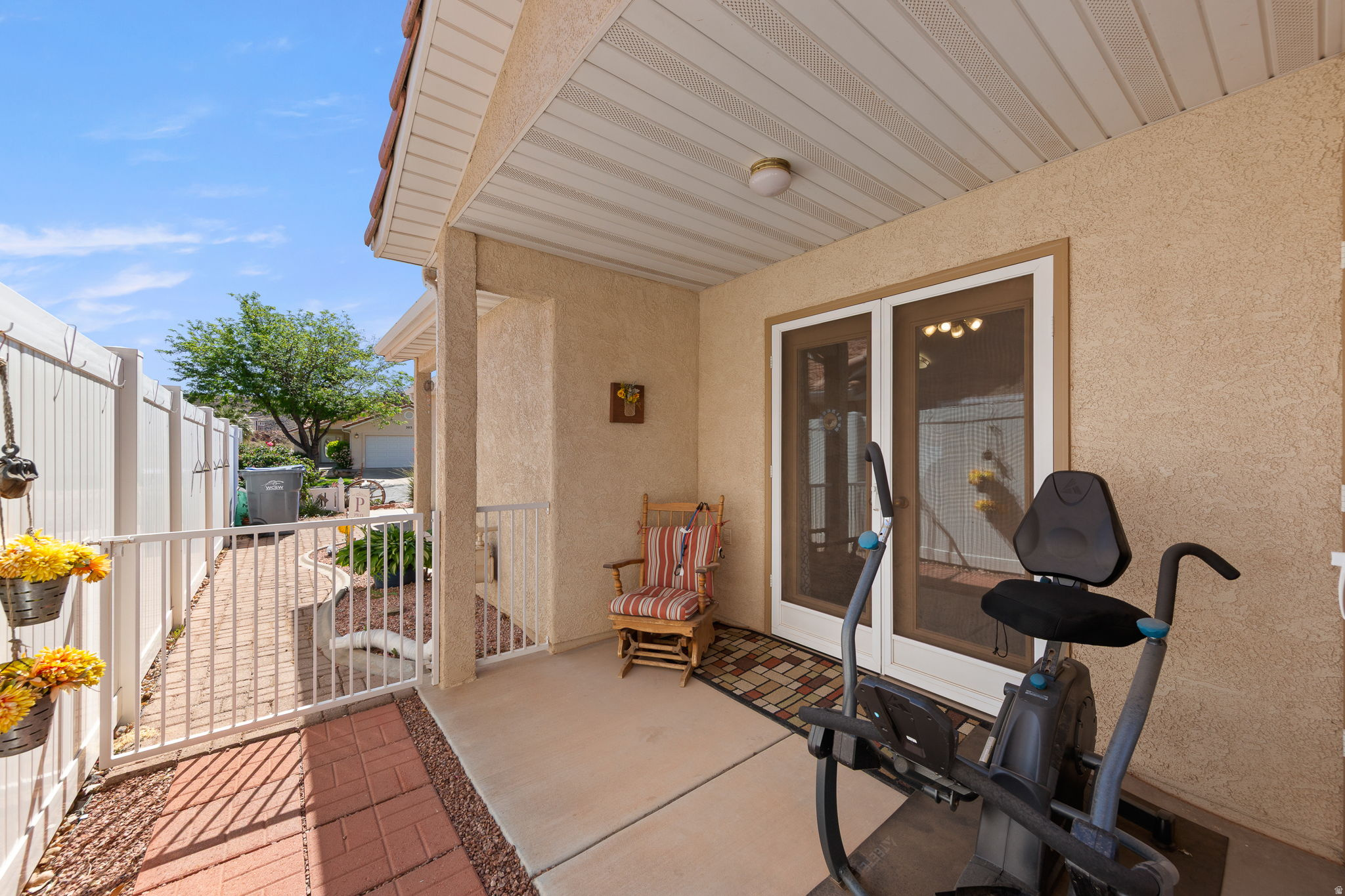 RIDGEPOINTE - Residential