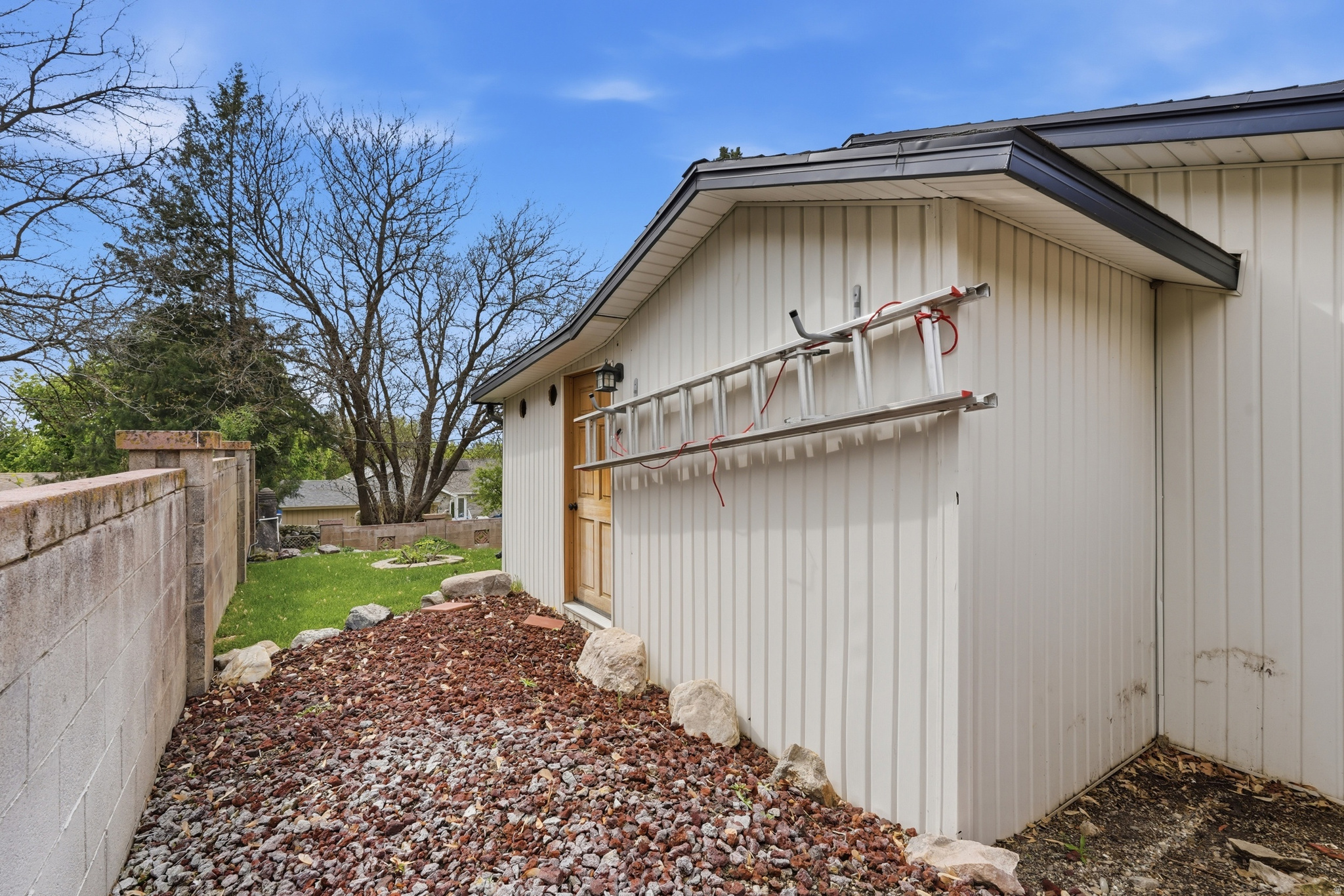 HILLCREST - Residential