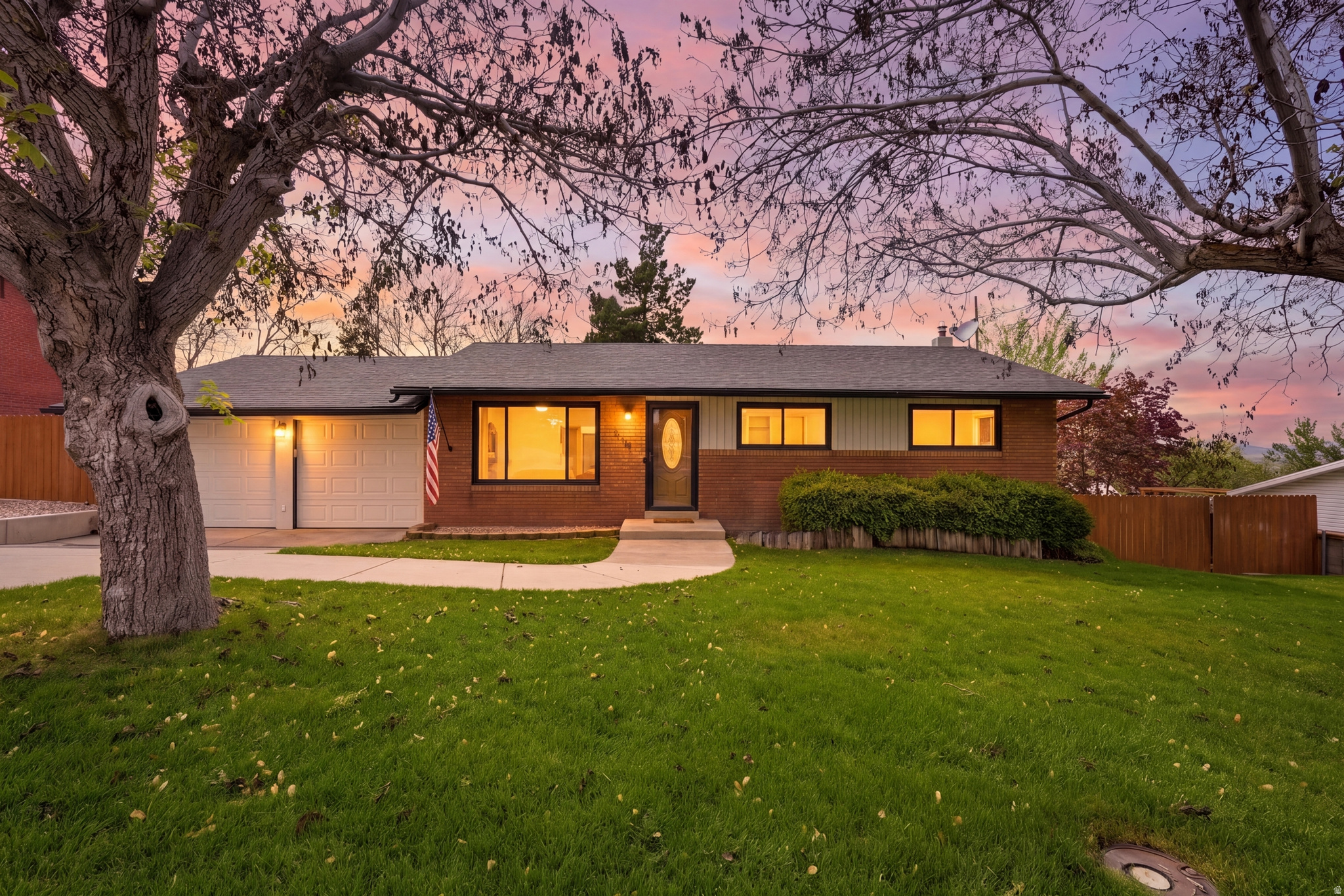 HILLCREST - Residential