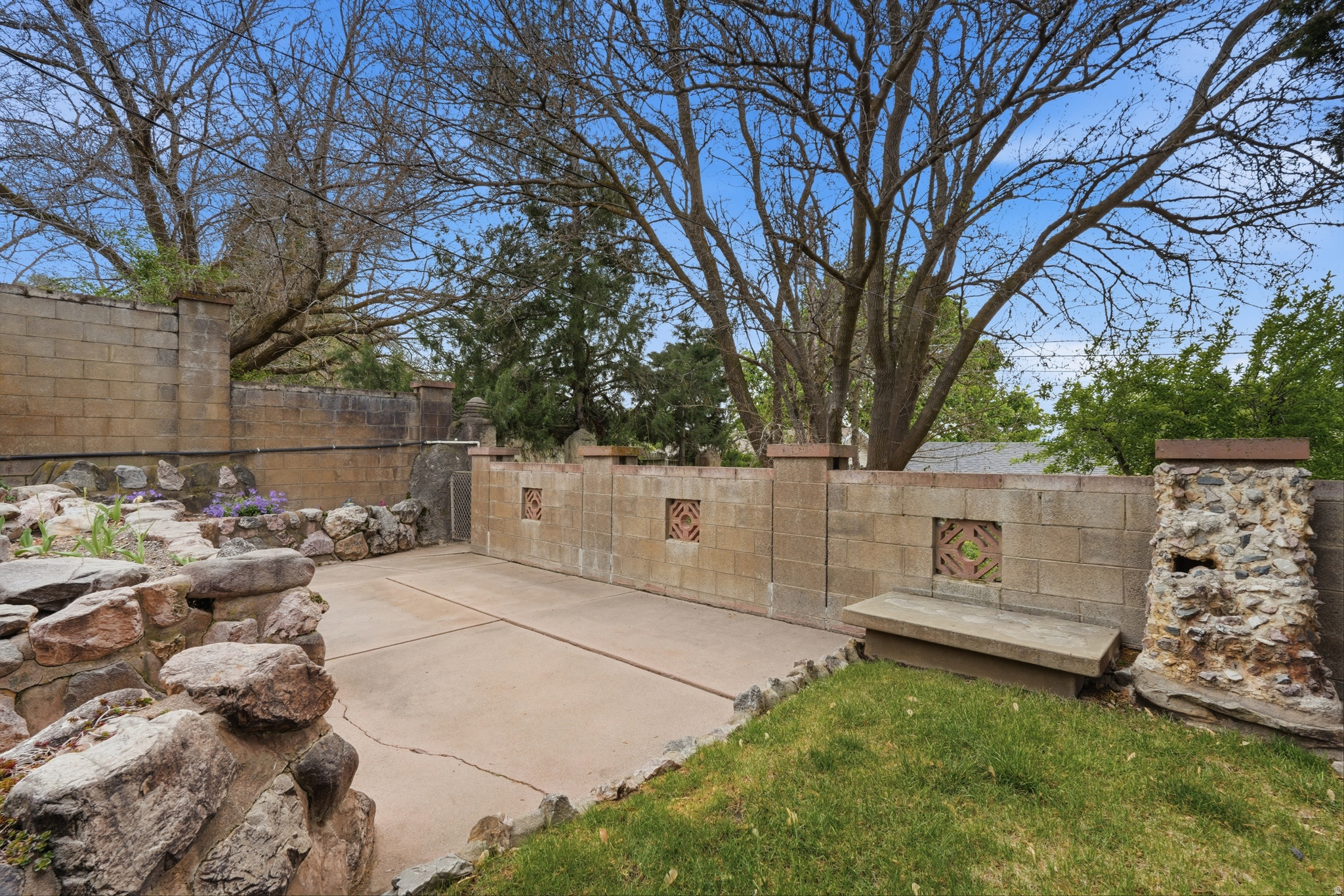 HILLCREST - Residential
