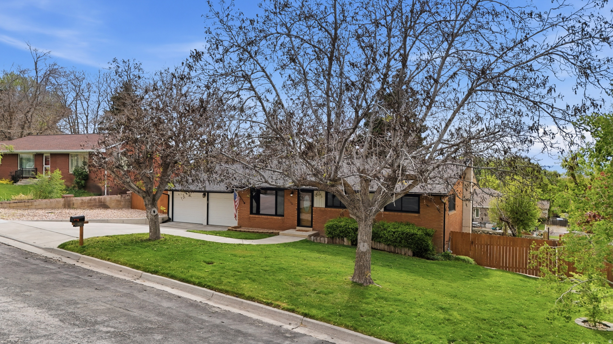 HILLCREST - Residential
