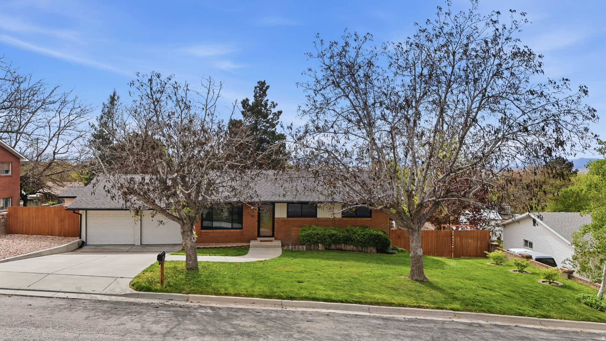 HILLCREST - Residential