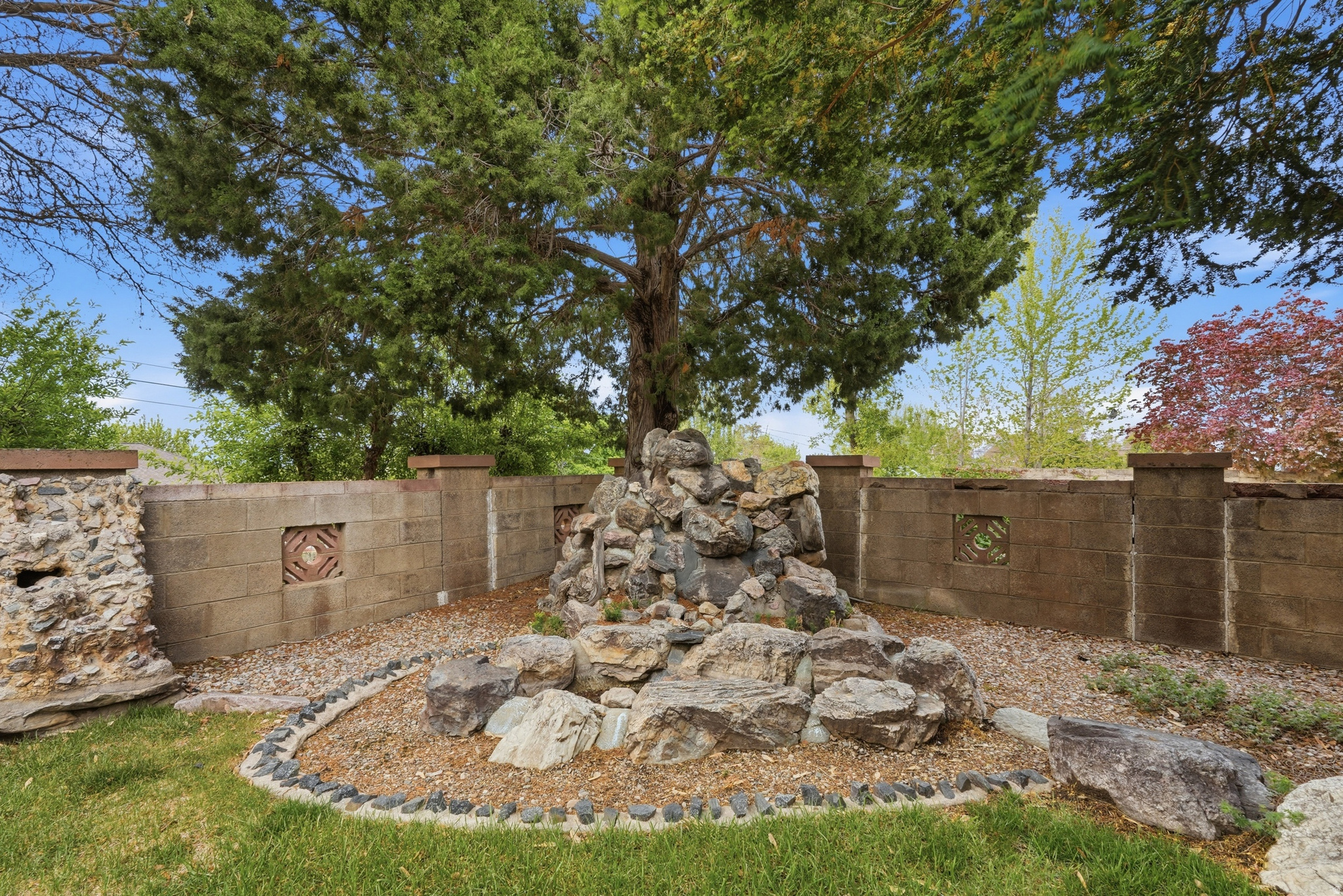 HILLCREST - Residential