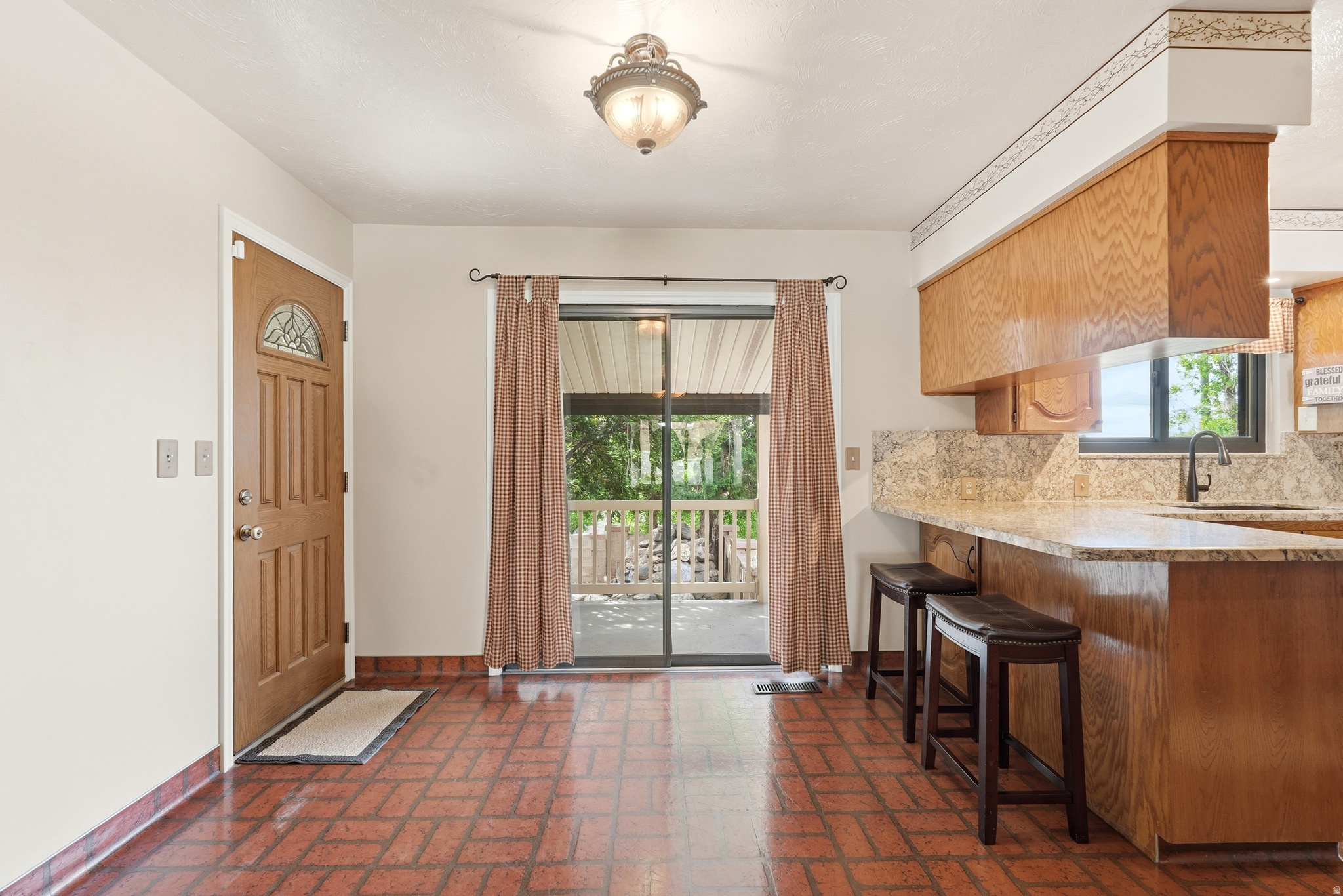 HILLCREST - Residential