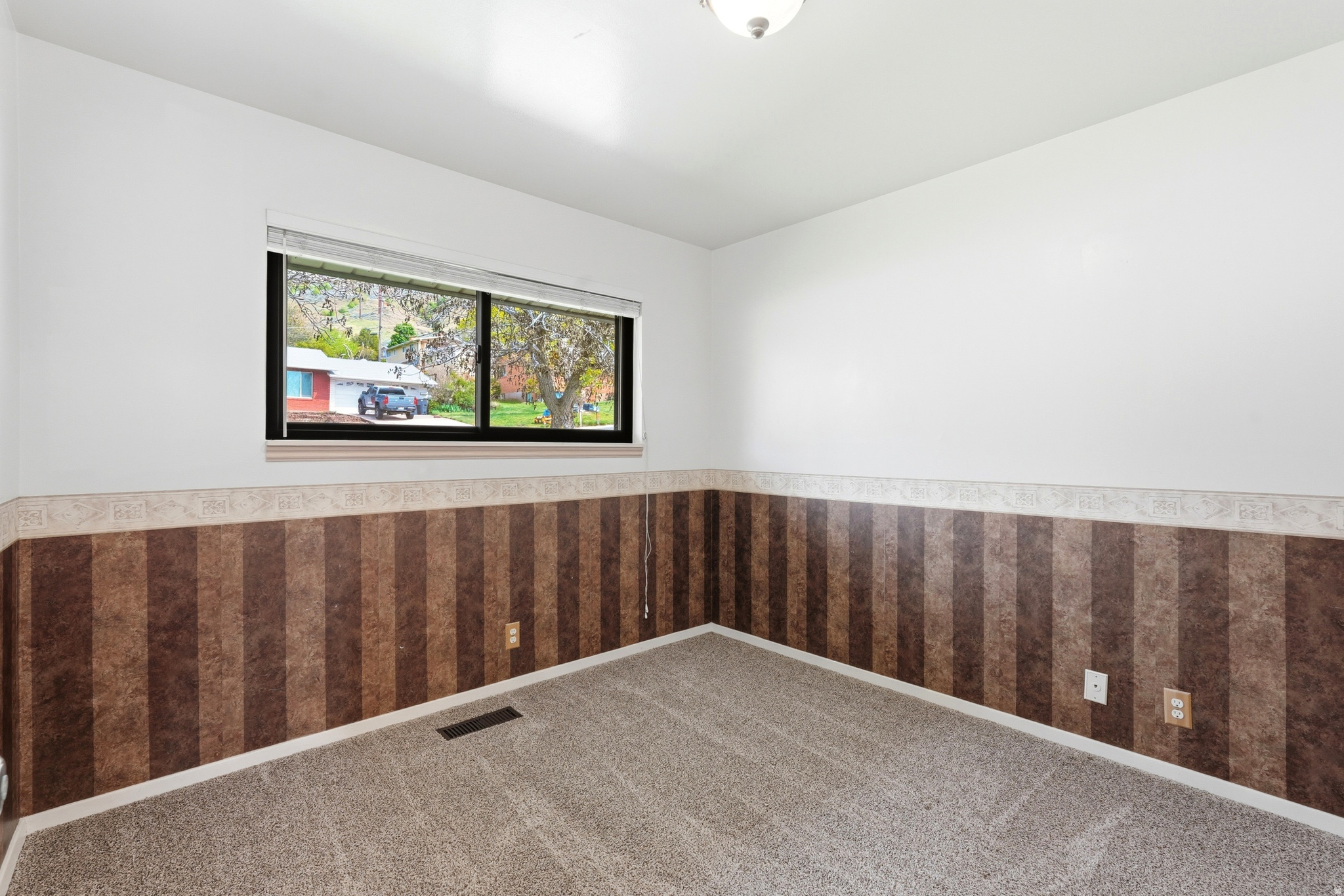 HILLCREST - Residential