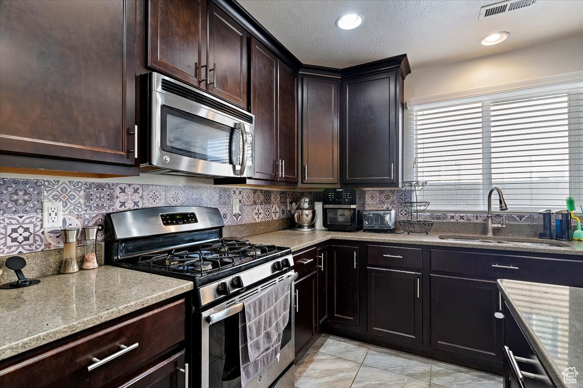 FOXBORO NORTH STONEH - Residential