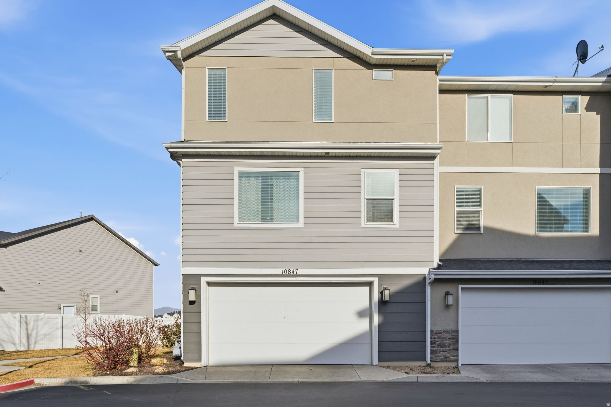 MEADOWS - Residential