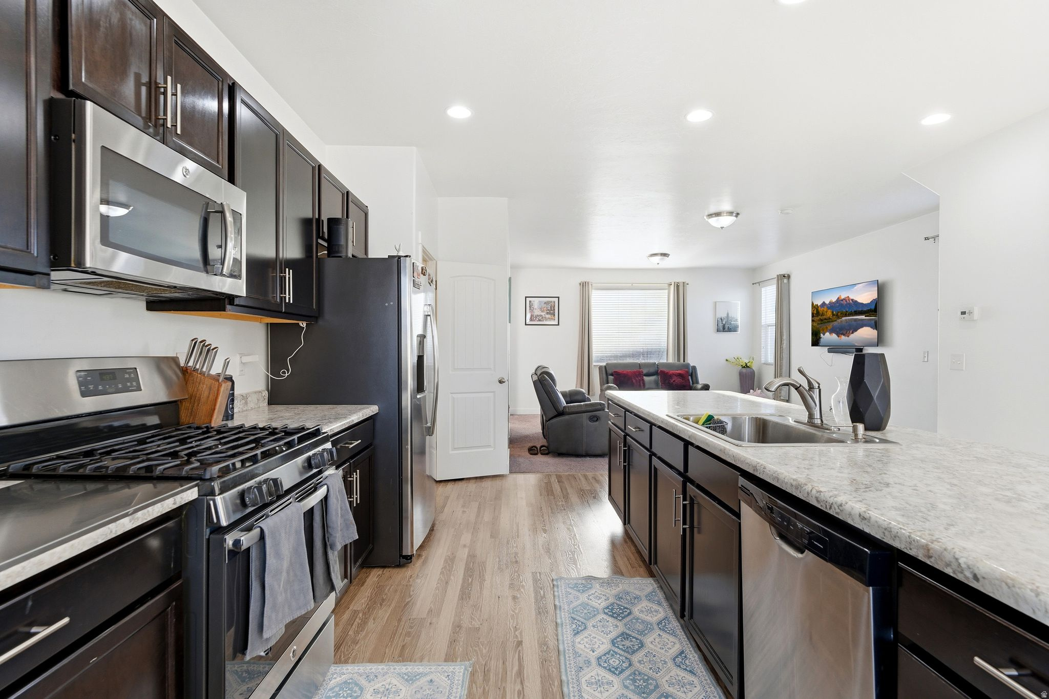 MEADOWS - Residential