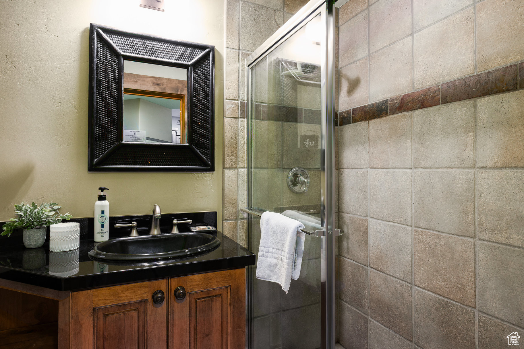 TOWN POINTE - Residential