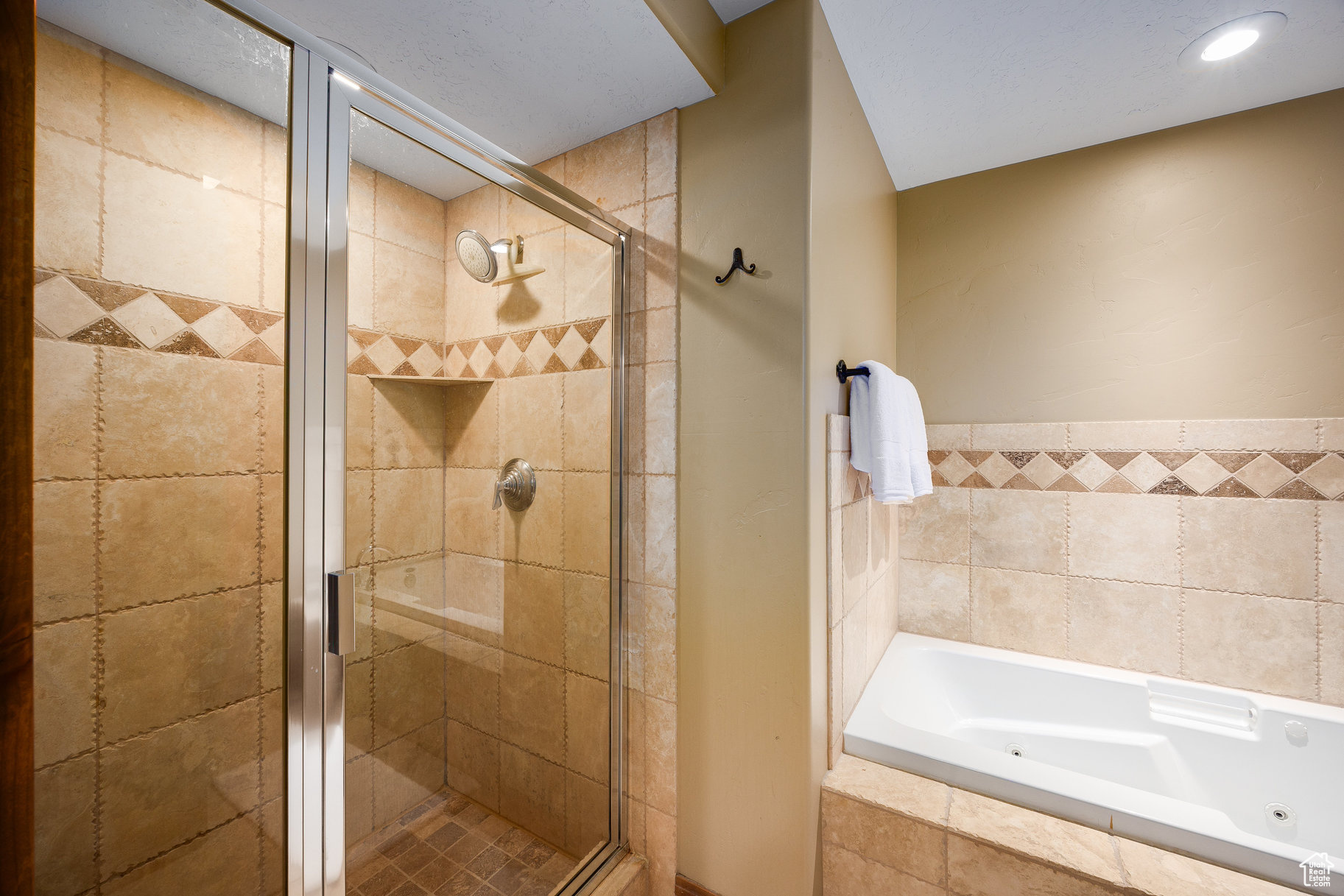 TOWN POINTE - Residential