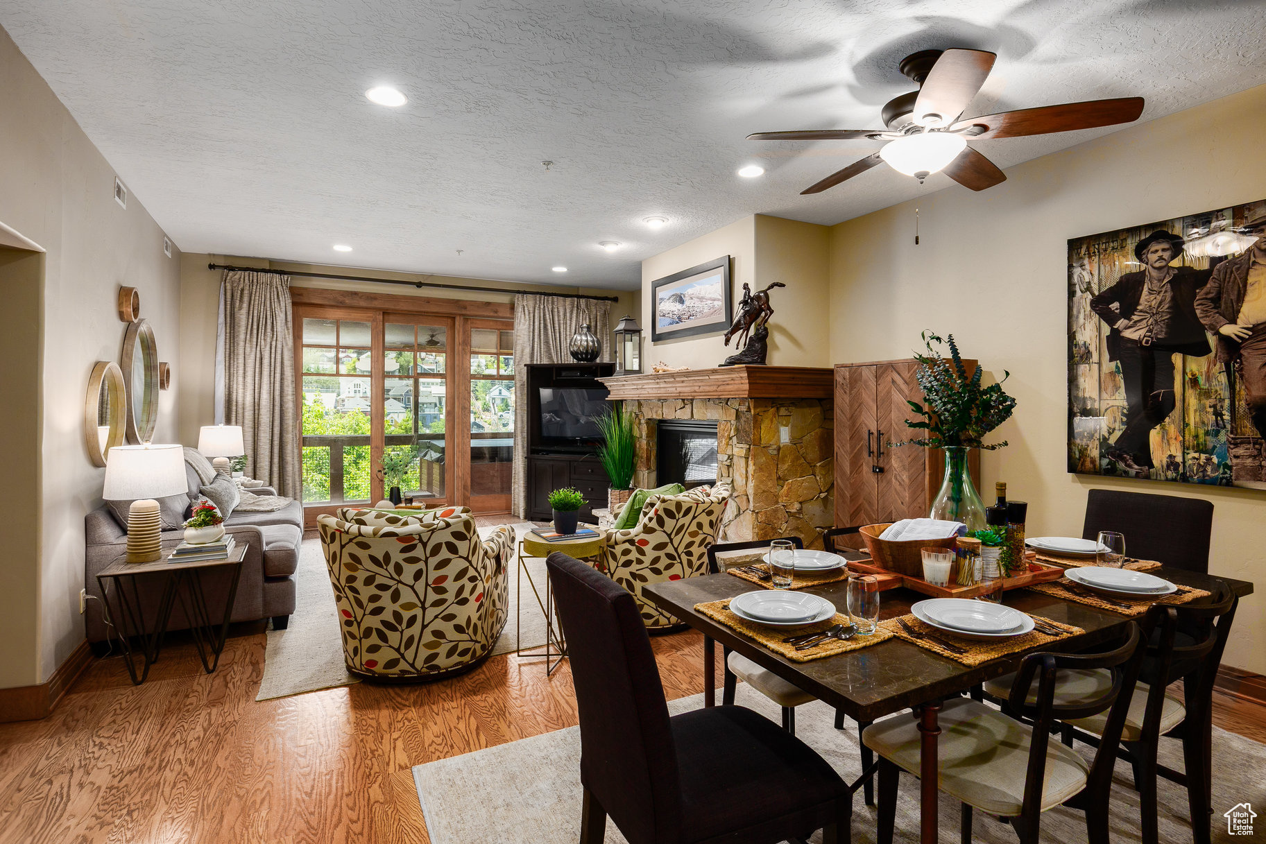 TOWN POINTE - Residential