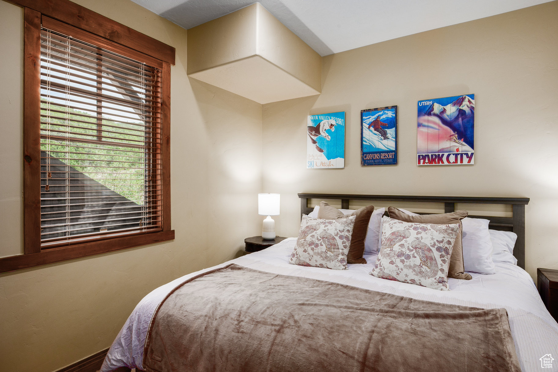 TOWN POINTE - Residential