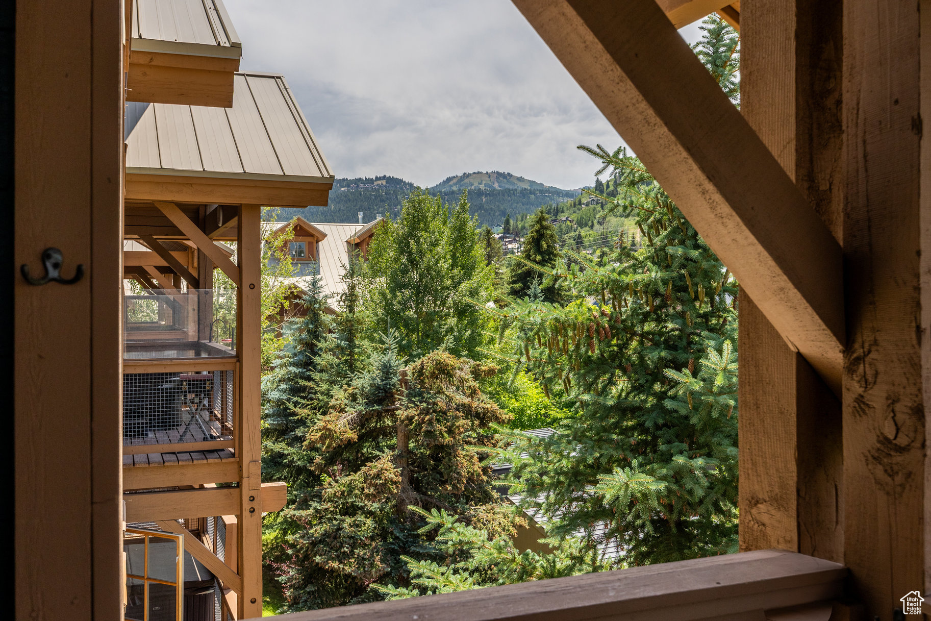 TOWN POINTE - Residential